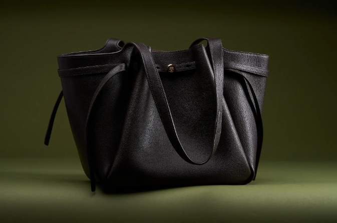 Leather Tote Bag Versatility: One Bag for Nearly Every Occasion